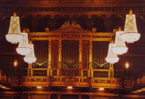 Einer These zur richtigen Beleuchtung des GOLDENEN SAAL im Wiener Musikverein / A Thesis regarding the Correct Lighting in the Golden Hall in the Vienna Music Verein